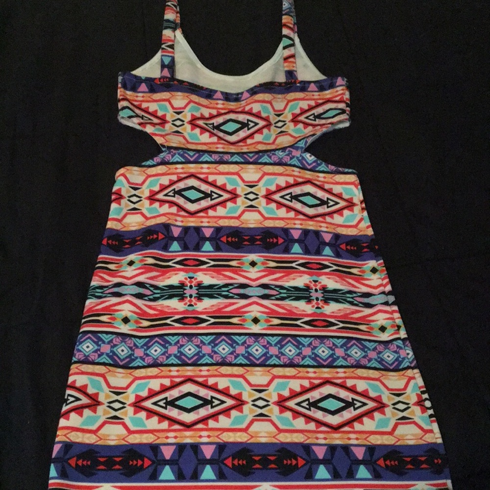 Dress - Picture 3 of 4